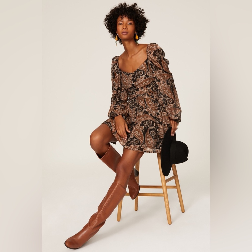 MINK PINK SMALL DRESS FRONT WAIST TWIST NUDE COLORS